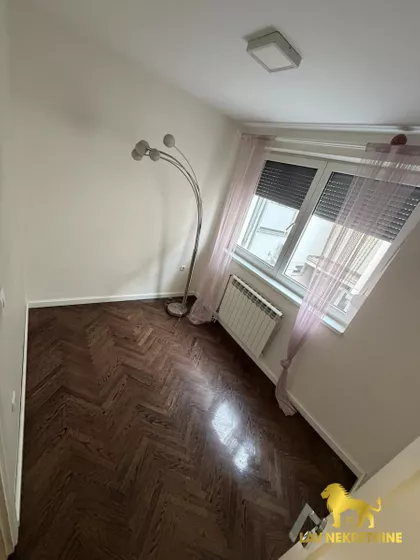 JUG BOGDANA | 4zida.rs