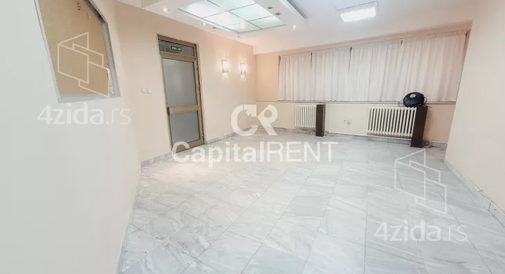 Poslovna zgrada | 4zida