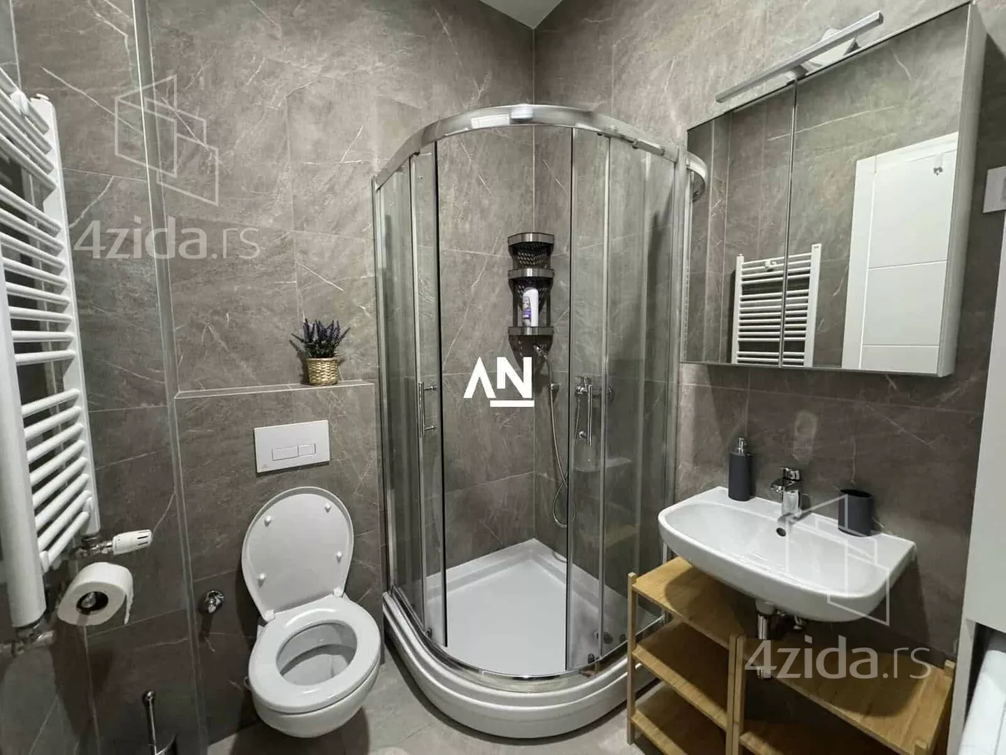 Jednoiposoban stan | 4zida