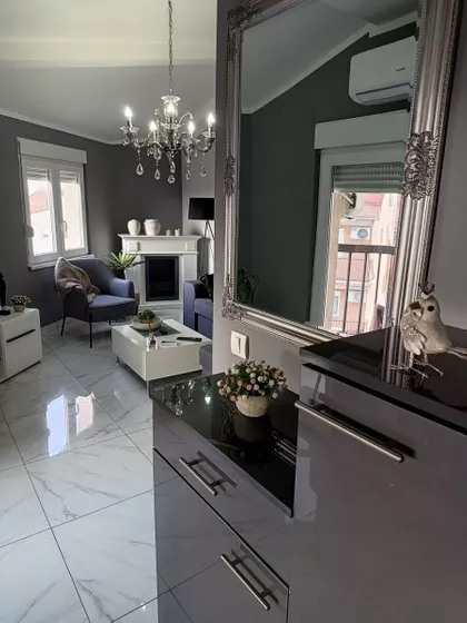 Vojvode Vlahovića bb | 4zida.rs