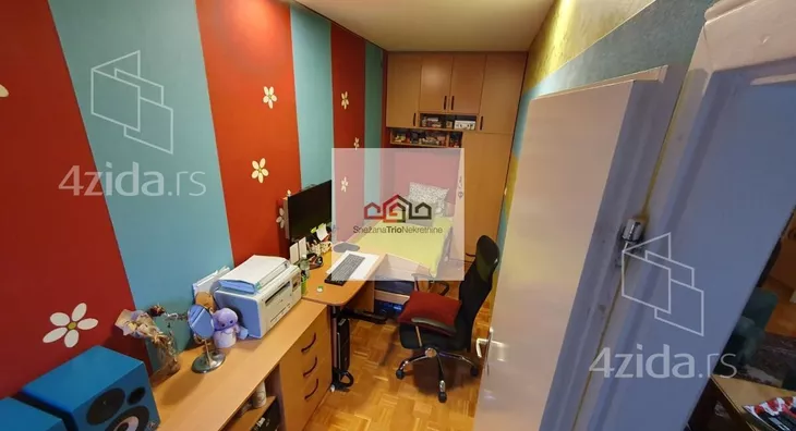 Troiposoban stan | 4zida