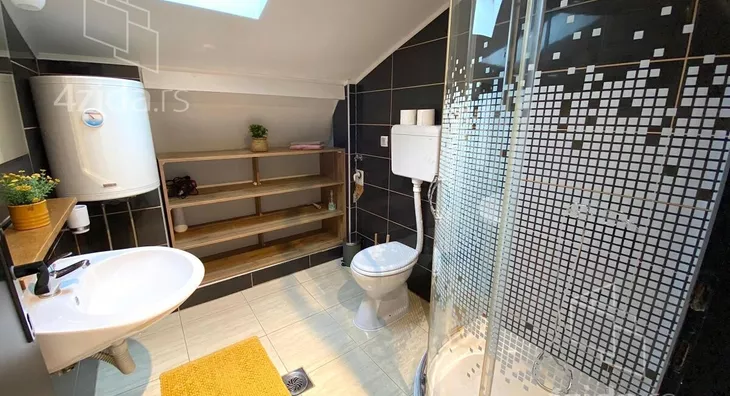 Petosoban stan | 4zida