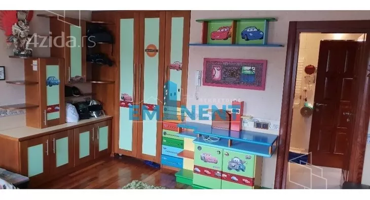 Petosoban stan | 4zida