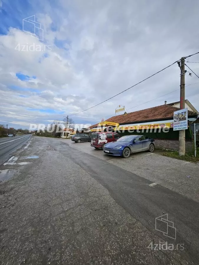 Poslovna zgrada | 4zida