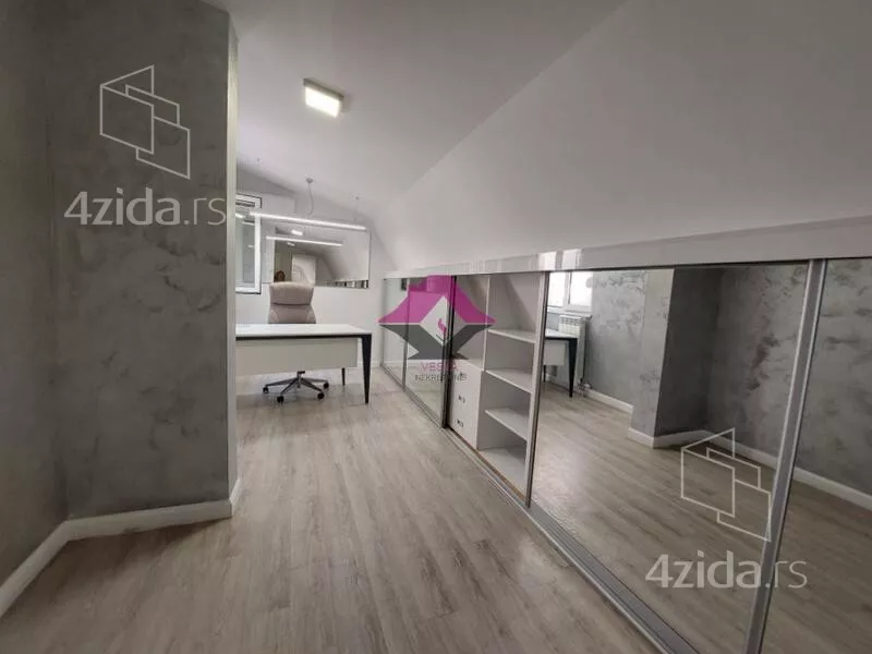 Četvoroiposoban stan | 4zida