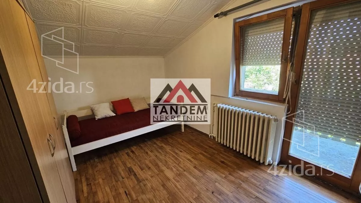 Četvoroiposoban stan | 4zida