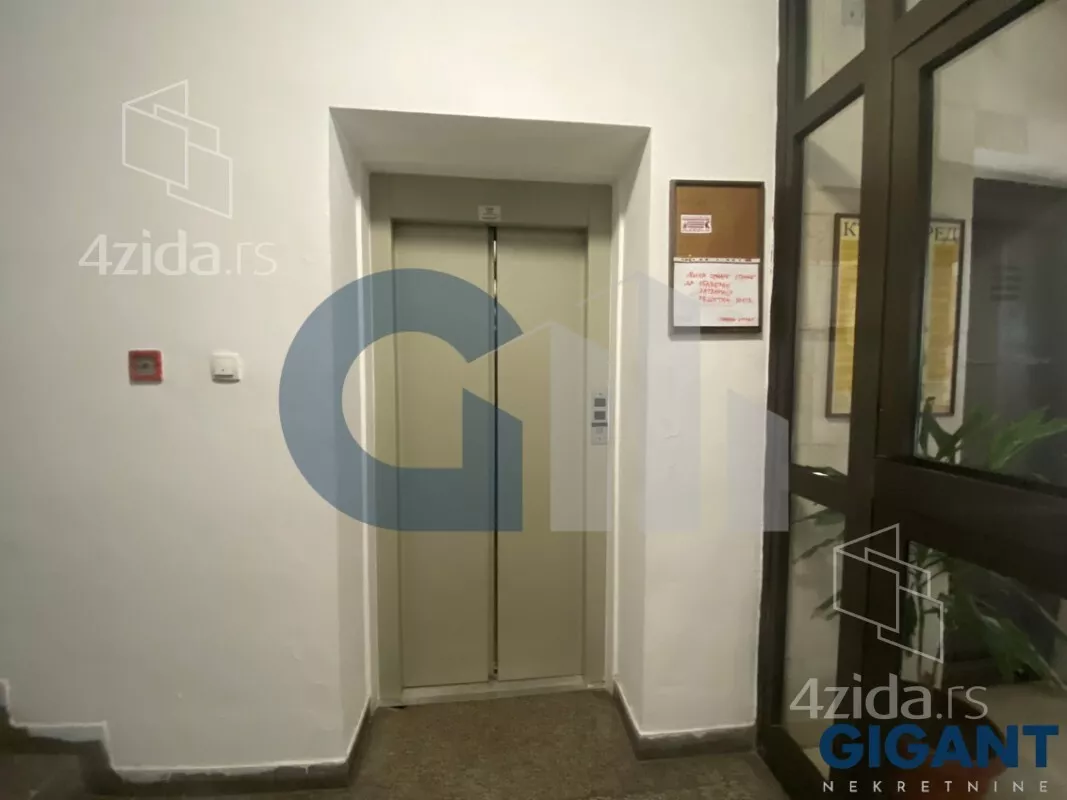 Četvoroiposoban stan | 4zida