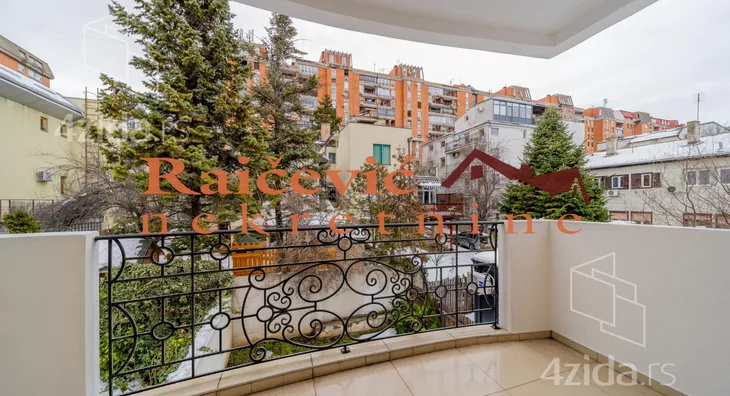 Troiposoban stan | 4zida