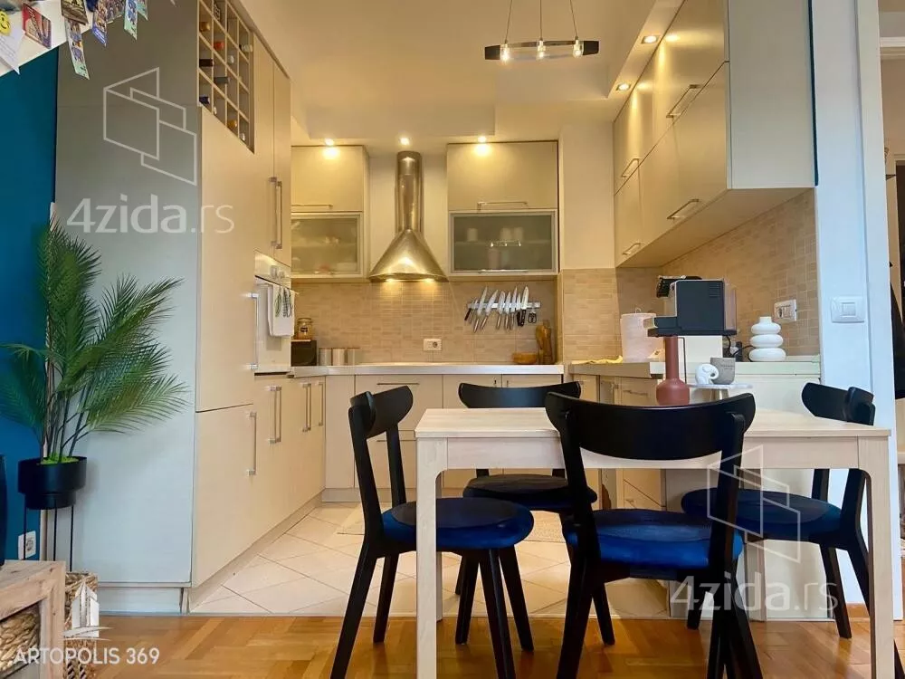 Troiposoban stan | 4zida