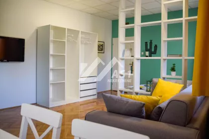 Trg Marije Trandafil | 4zida.rs