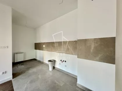 Cara Dušana | 4zida.rs