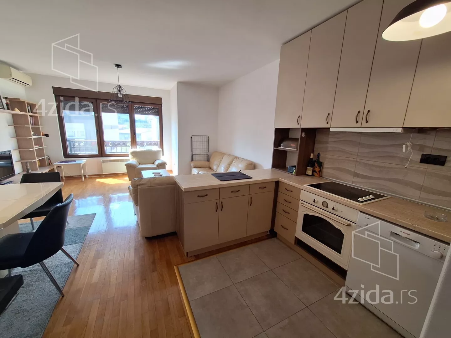 Dvoiposoban stan | 4zida