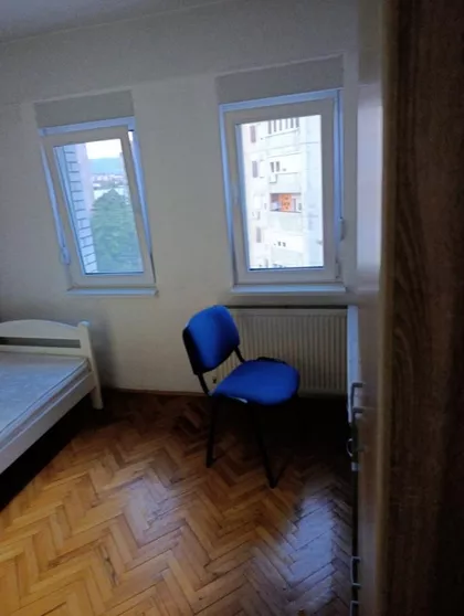 Crveni Pevac | 4zida.rs