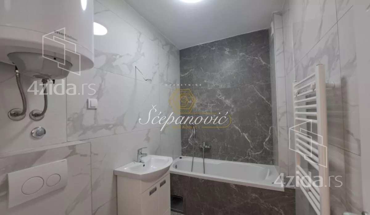 Šestosoban stan | 4zida