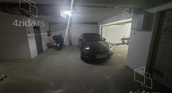 Garaža | 4zida