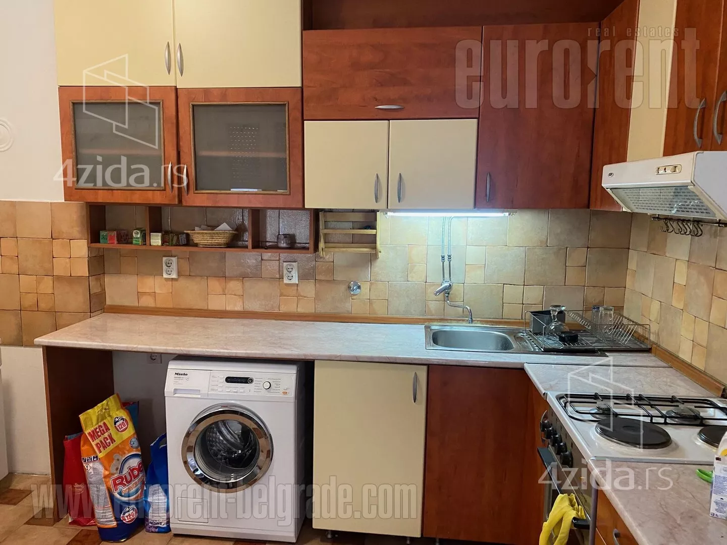 Troiposoban stan | 4zida