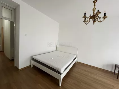 Cara Dušana | 4zida.rs