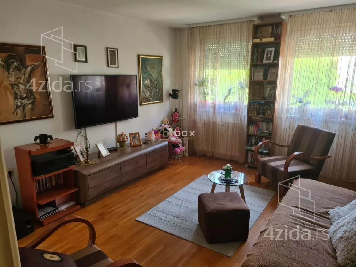 Troiposoban stan | 4zida