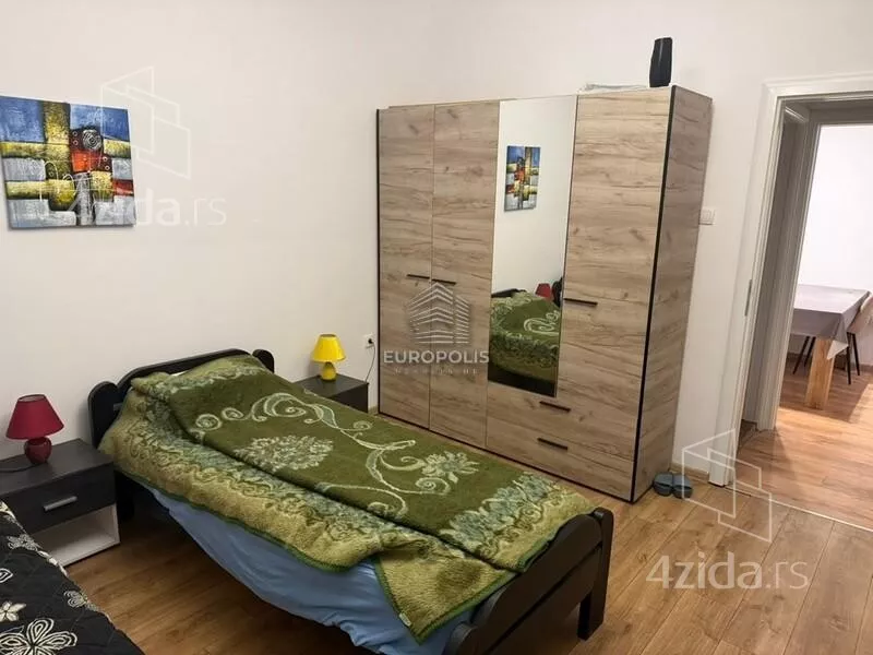 Petosoban stan | 4zida