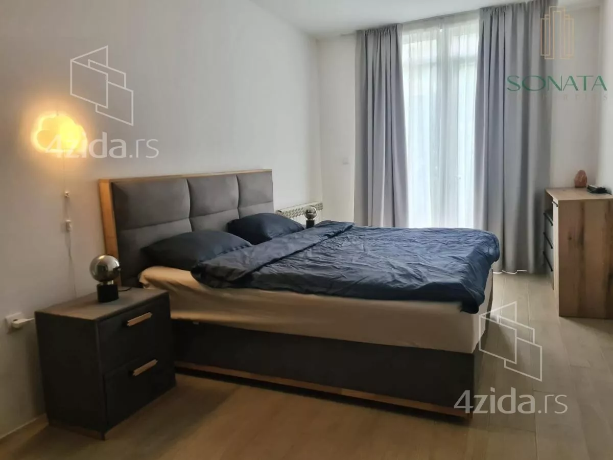 Šestosoban stan | 4zida