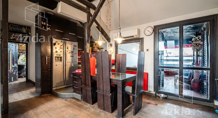 Četvoroiposoban stan | 4zida