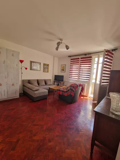 Braće Jovanovića 37 | 4zida.rs