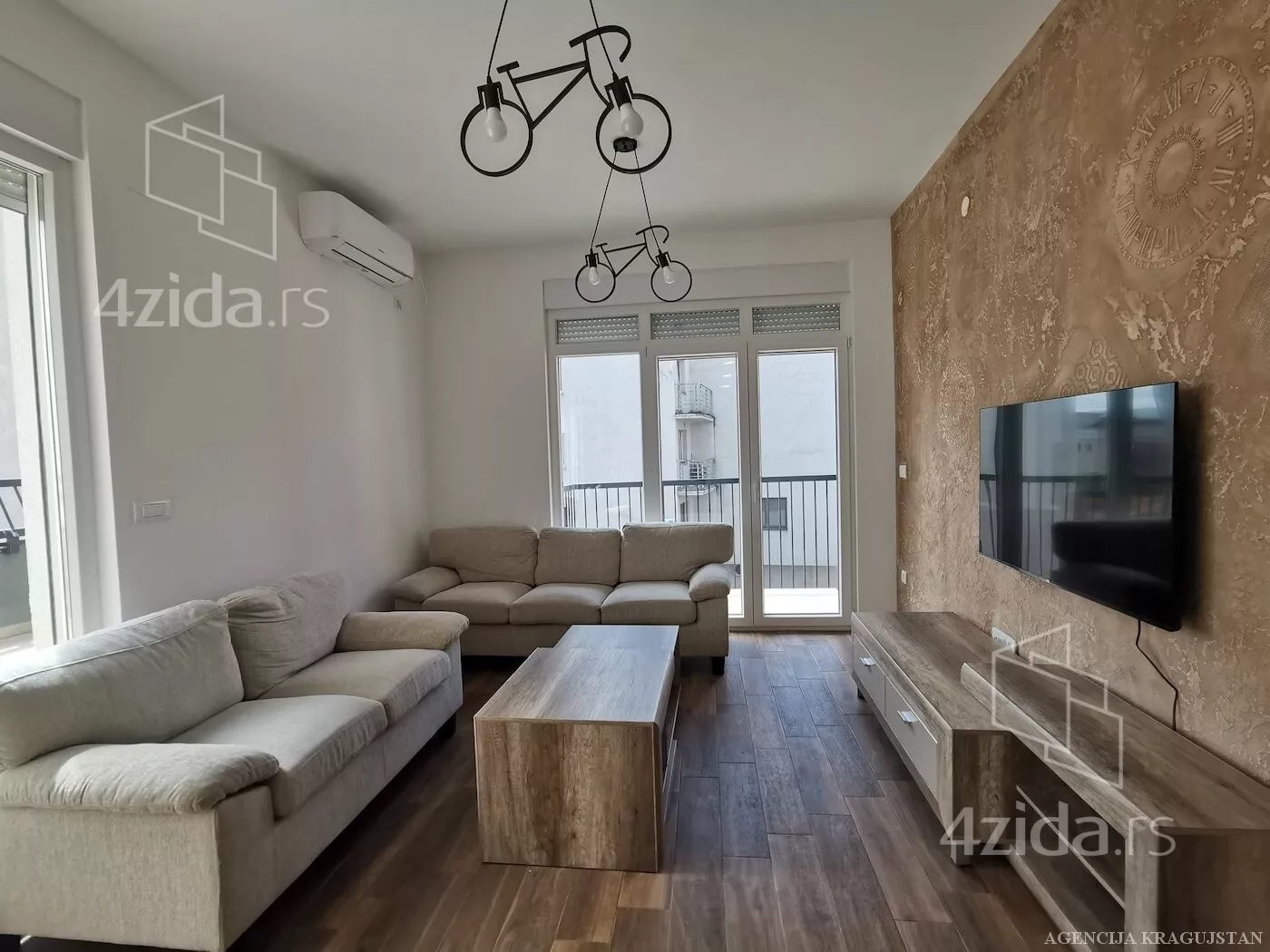 Dvoiposoban stan | 4zida