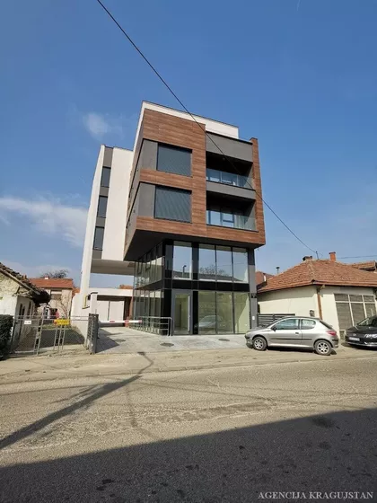 Centar preko Lepenice | 4zida.rs