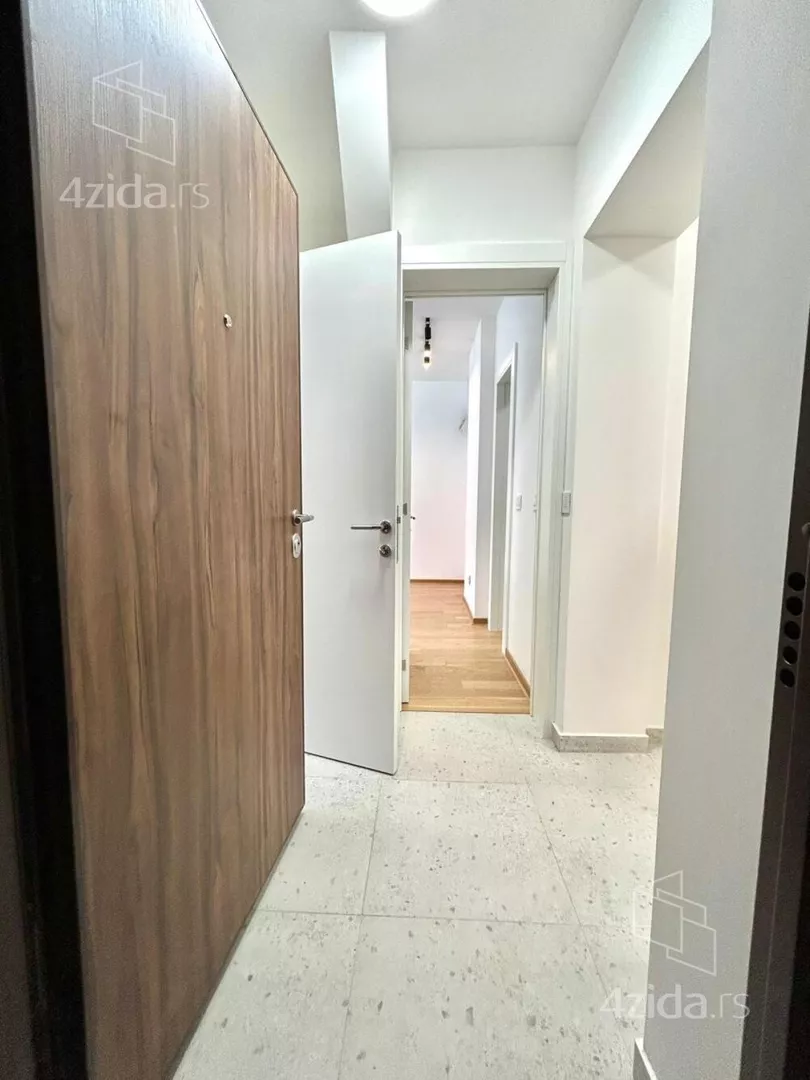 Četvoroiposoban stan | 4zida