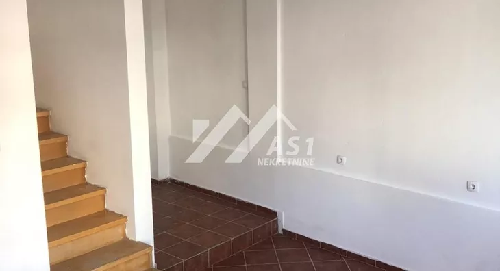 Lokal | 4zida