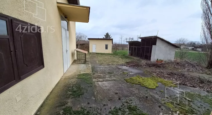 Poslovna zgrada | 4zida