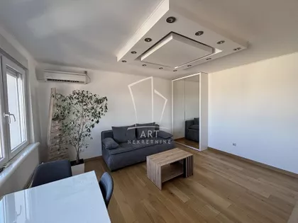 Gospodar Jovanova | 4zida.rs