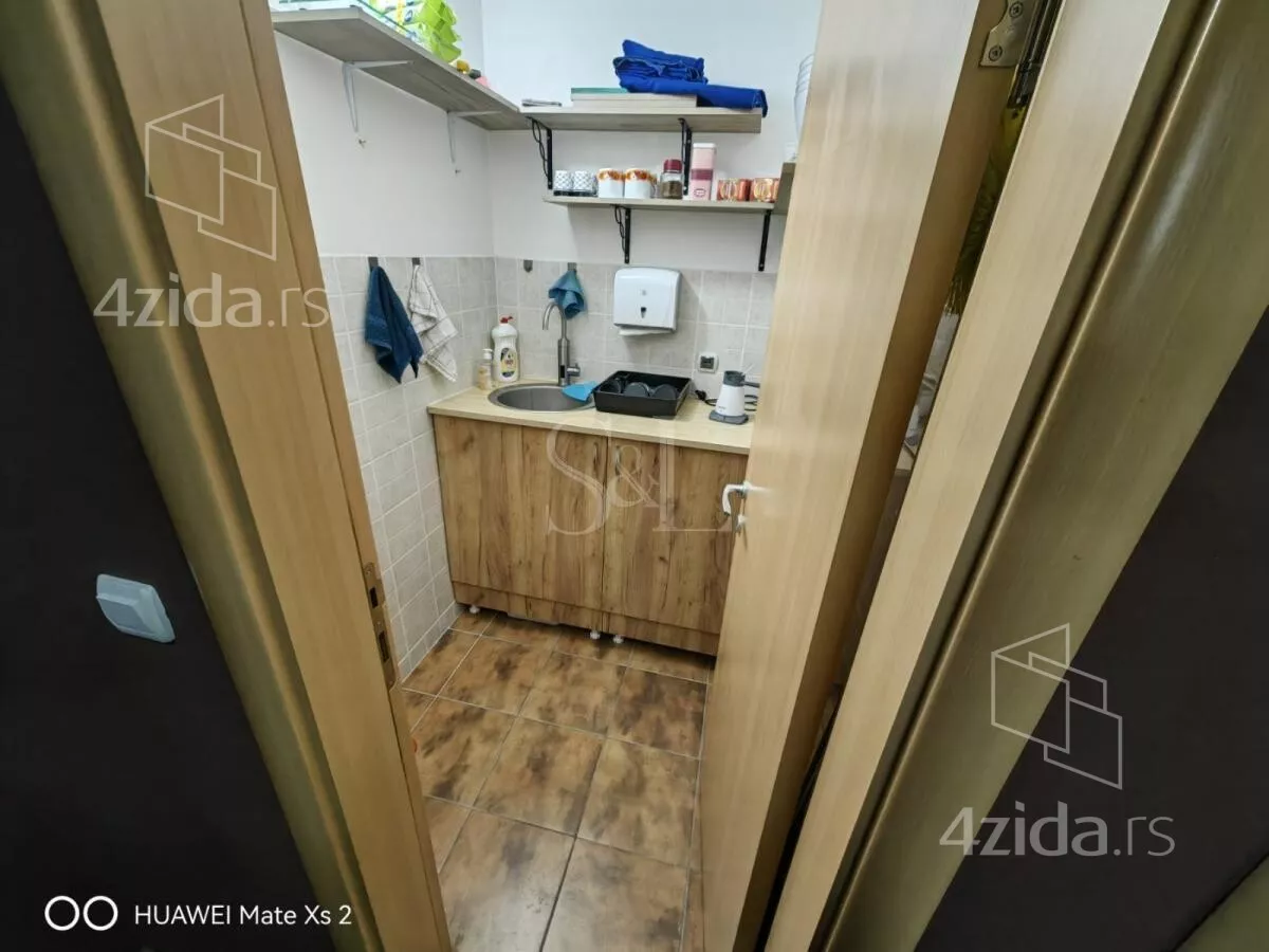 Lokal | 4zida