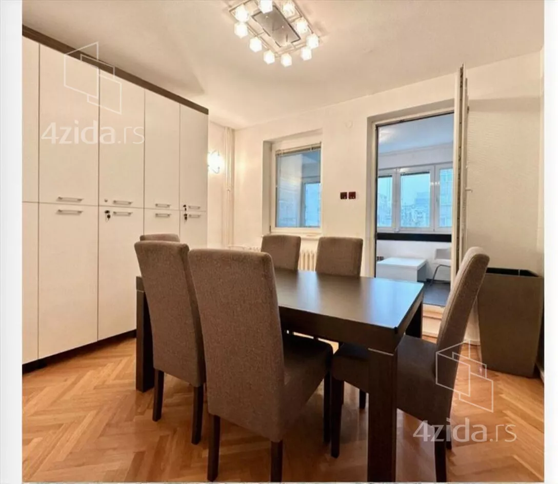 Sedmosoban stan | 4zida