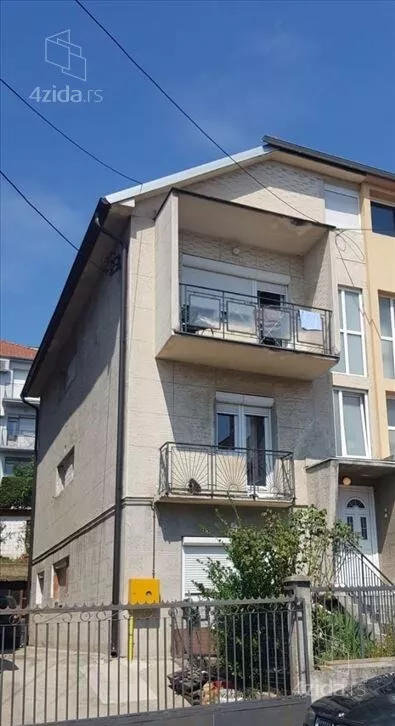 3-etažna kuća | 4zida