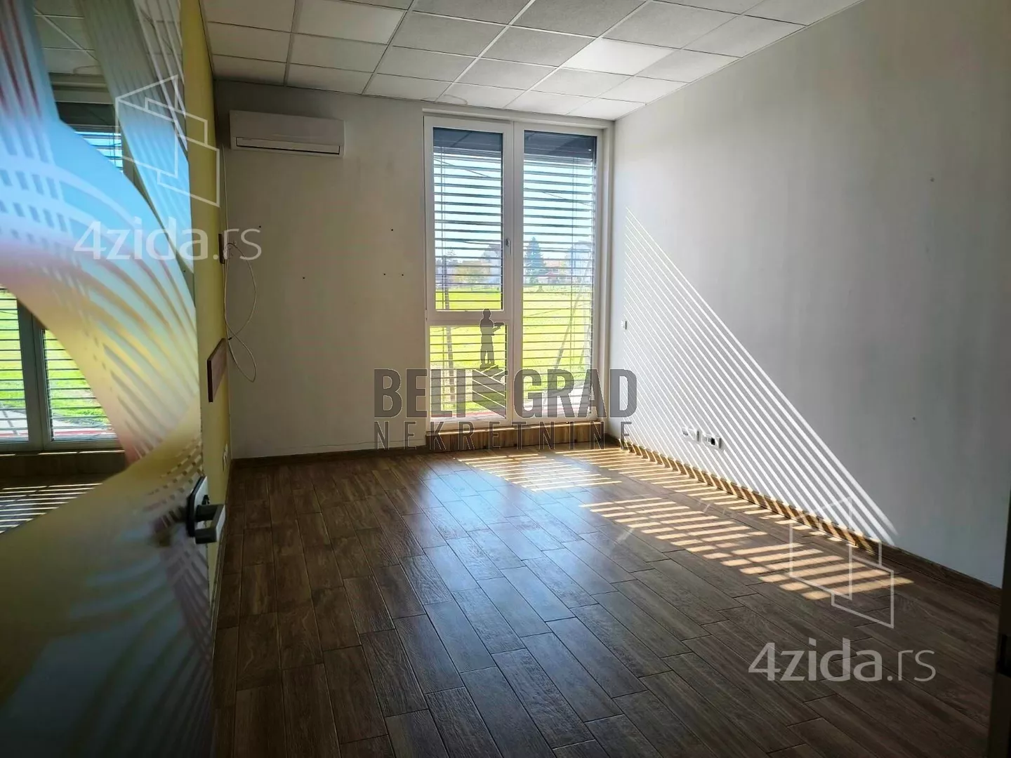 Poslovna zgrada | 4zida