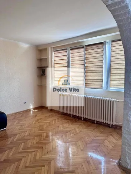 Darinke Radović | 4zida.rs