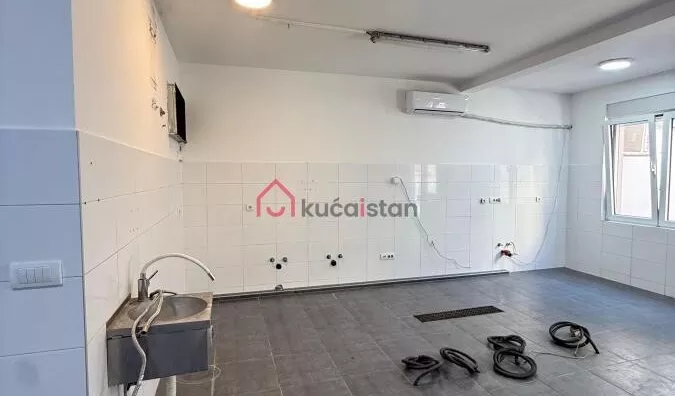 Lokal | 4zida