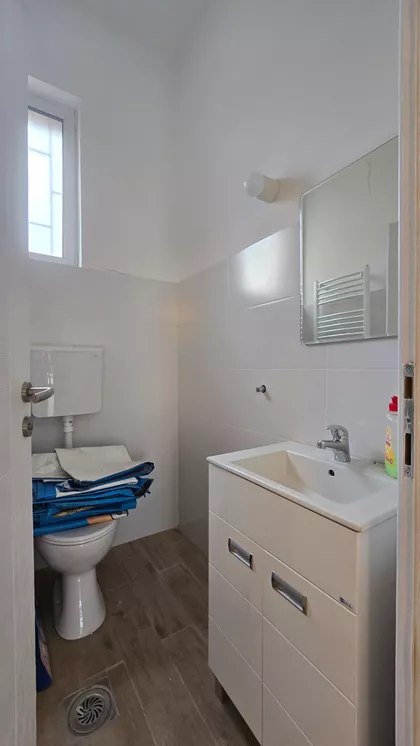 Mali Mokri Lug | 4zida.rs