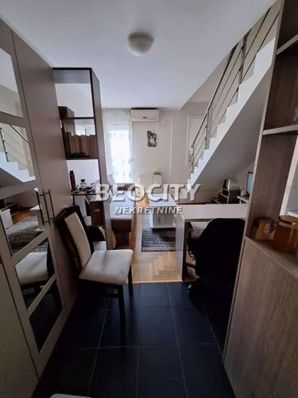 Lasla Gala | 4zida.rs