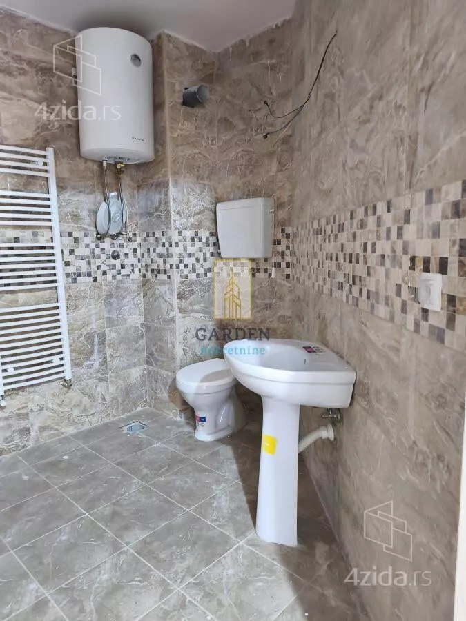 Petosoban stan | 4zida