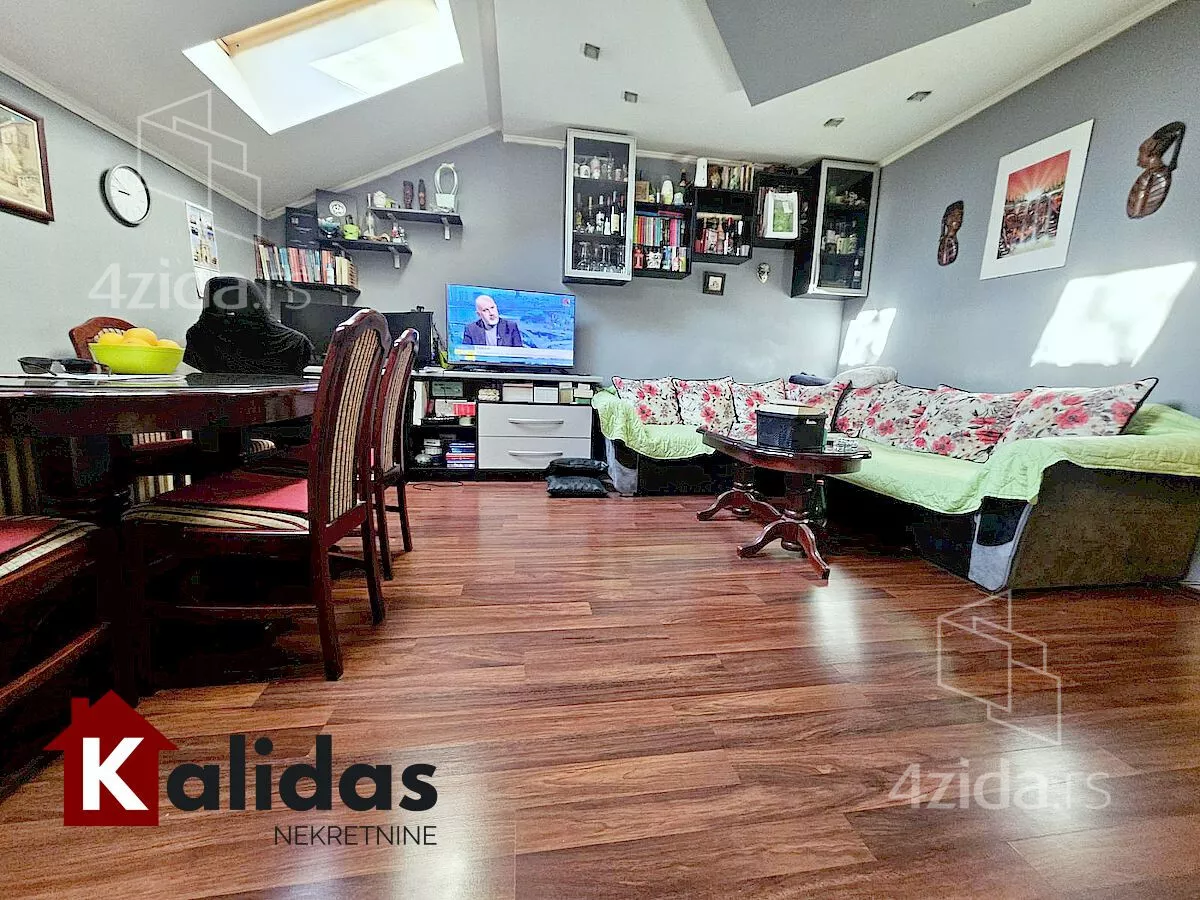 Dvoiposoban stan | 4zida