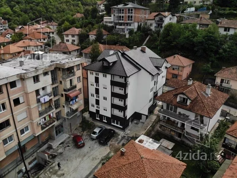 Petosoban stan | 4zida
