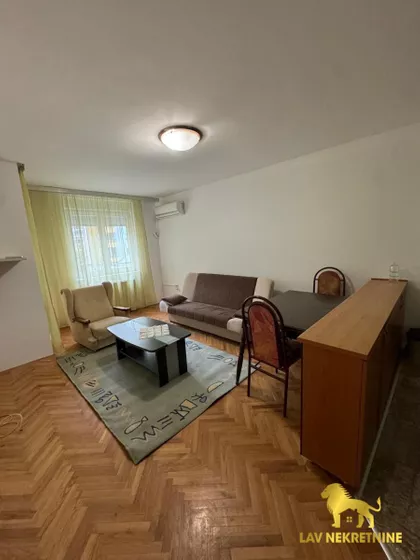 ŽELEZNIČKA | 4zida.rs
