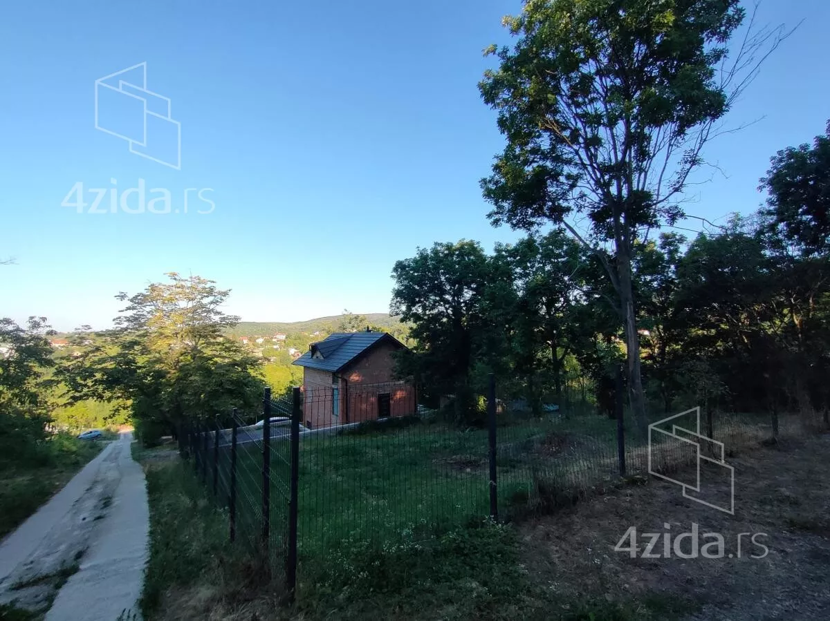 Plac | 4zida