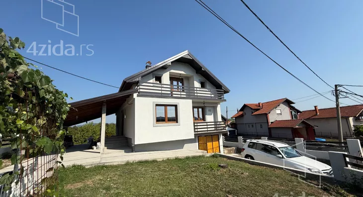 3-etažna kuća | 4zida