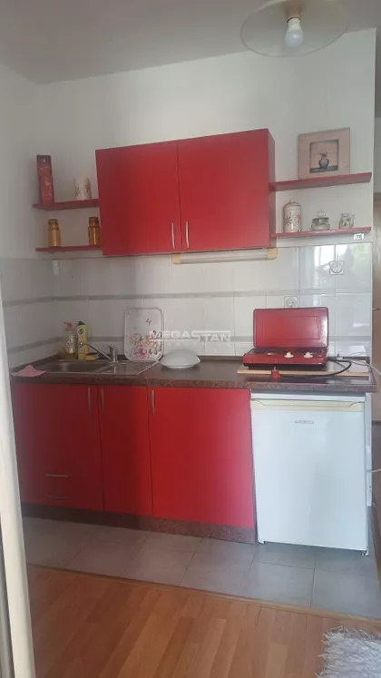 Ustanička | 4zida.rs