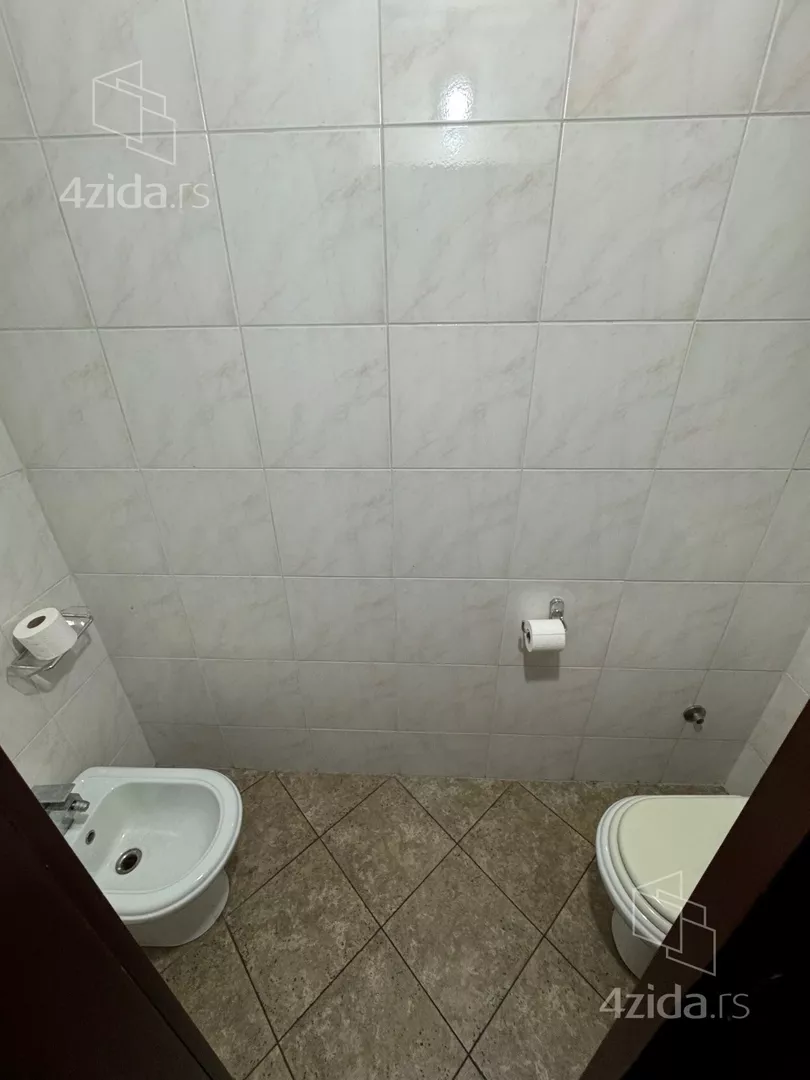 Četvoroiposoban stan | 4zida