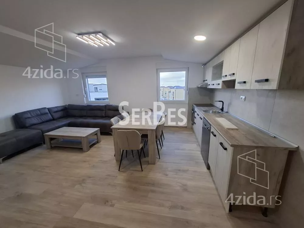 Četvorosoban stan | 4zida