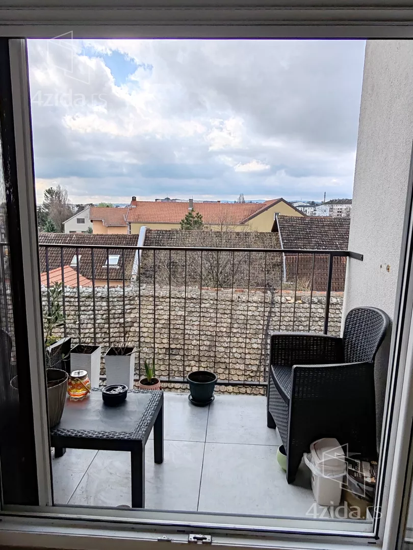 Petosoban stan | 4zida